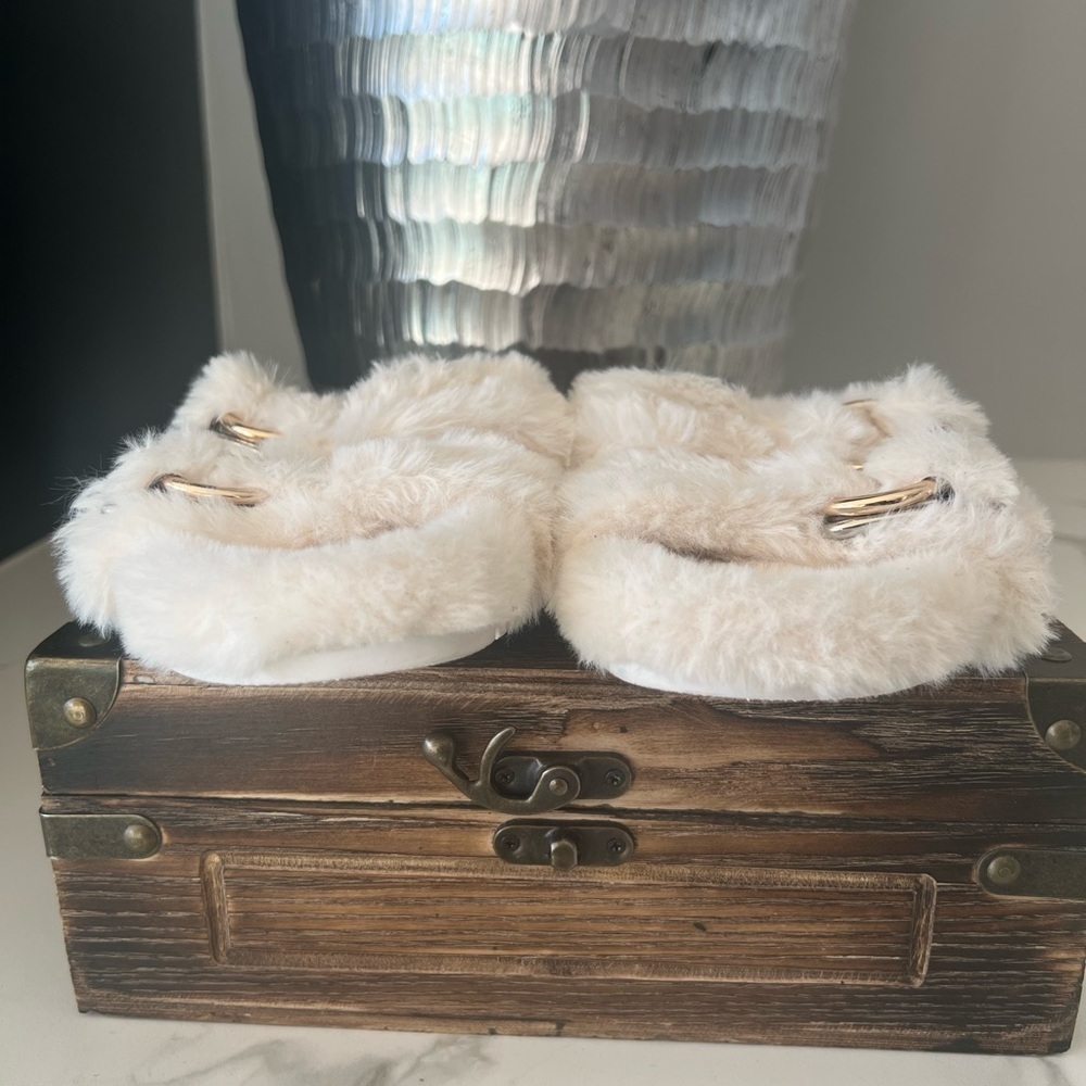 J/Slides Urban Sport J Slides Babee Faux Fur in Cream - Picture 7 of 8